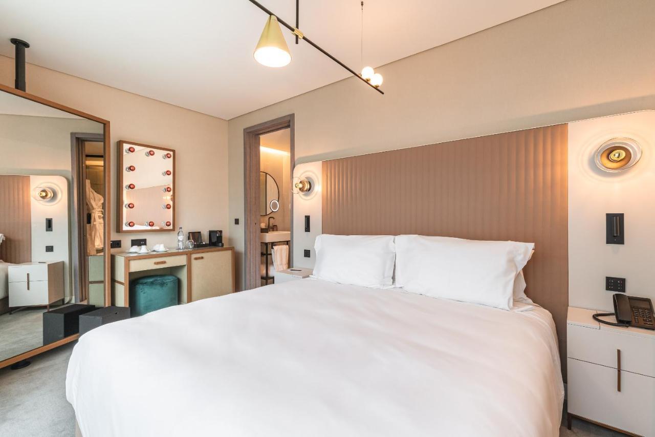 Luster Hotel Лиссабон Экстерьер фото