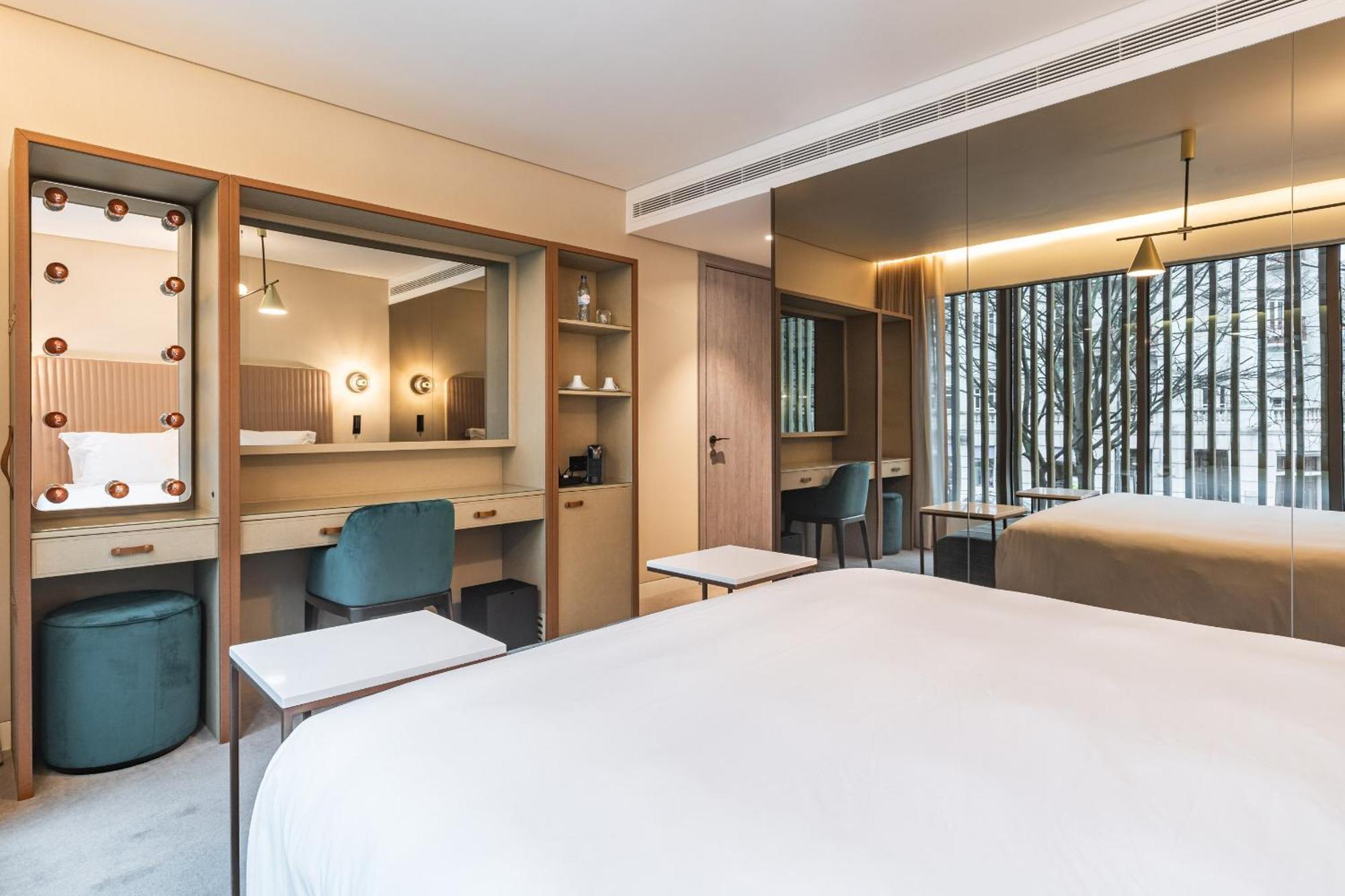 Luster Hotel Лиссабон Экстерьер фото
